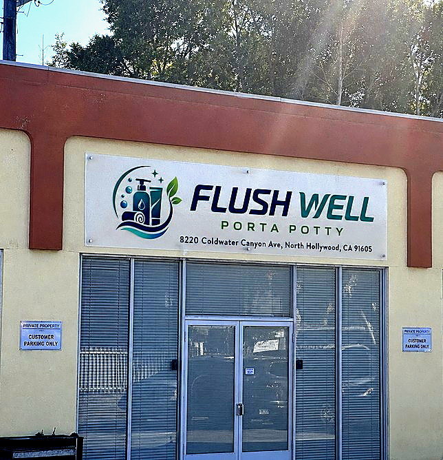 Flush Well Porta Potty exterior — North Hollywood, CA